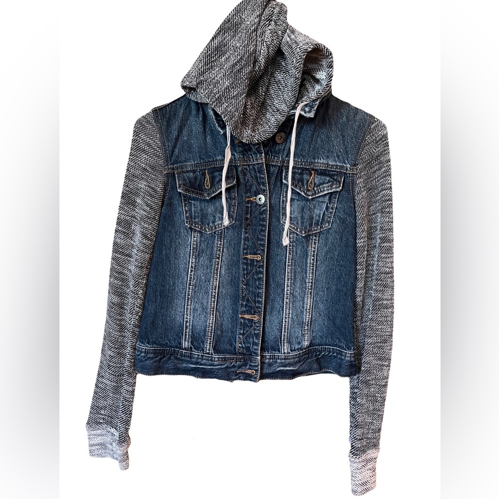 Juniors jean jacket with hood